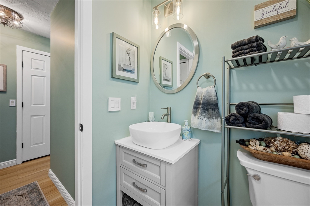 701 Beacon Park Road, Unit 701 Webster, MA 01570 - Photo 17 of 36