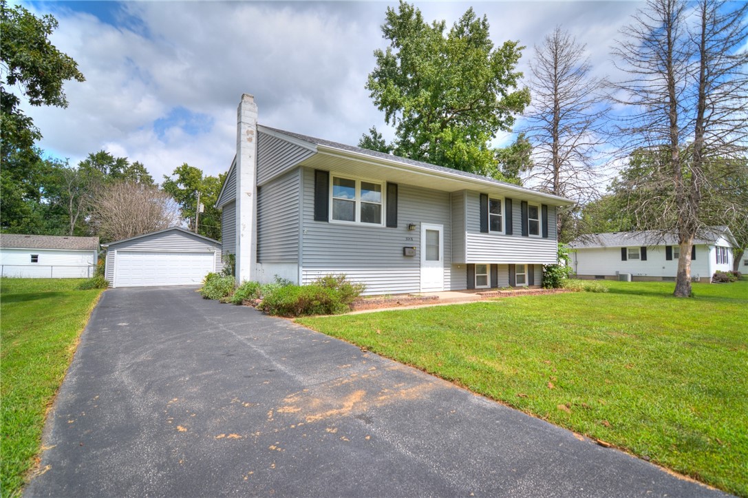 3048 East Orchard Drive Decatur, IL 62521 - Photo 3 of 22 Gallery Image 3