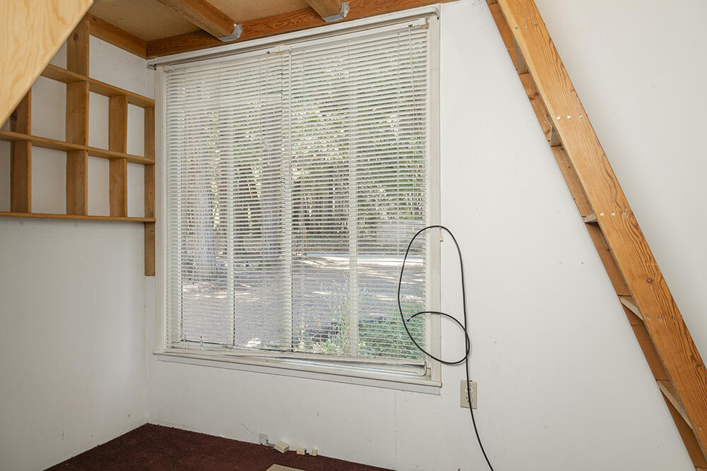 1018 Thompson Creek Road Selma, OR 97538 - Photo 16 of 37 15