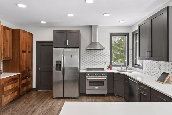 $1,100,000 | 9125 Abbywood Road, Chaska, MN 55318