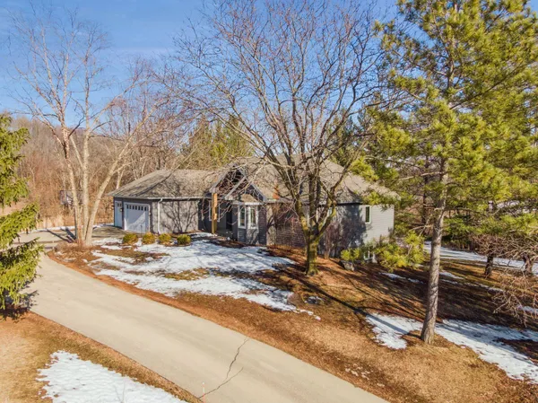 $1,100,000 | 9125 Abbywood Road, Chaska, MN 55318