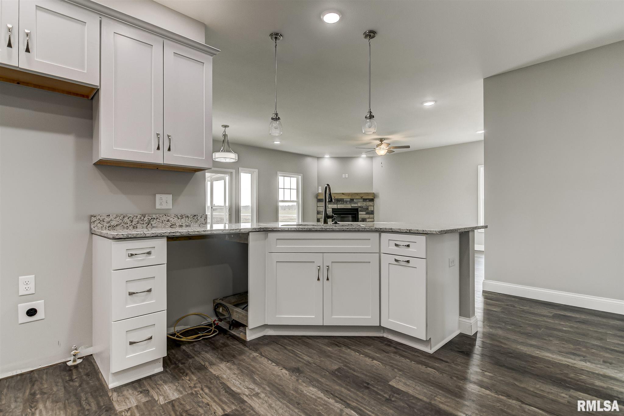 5412 Verdant Lane Springfield, IL 62711 - Photo 11 of 36 Gallery Image 11
