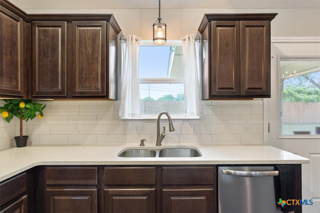 3299 Lake Park Road Belton, TX 76513 - Photo 12 of 32