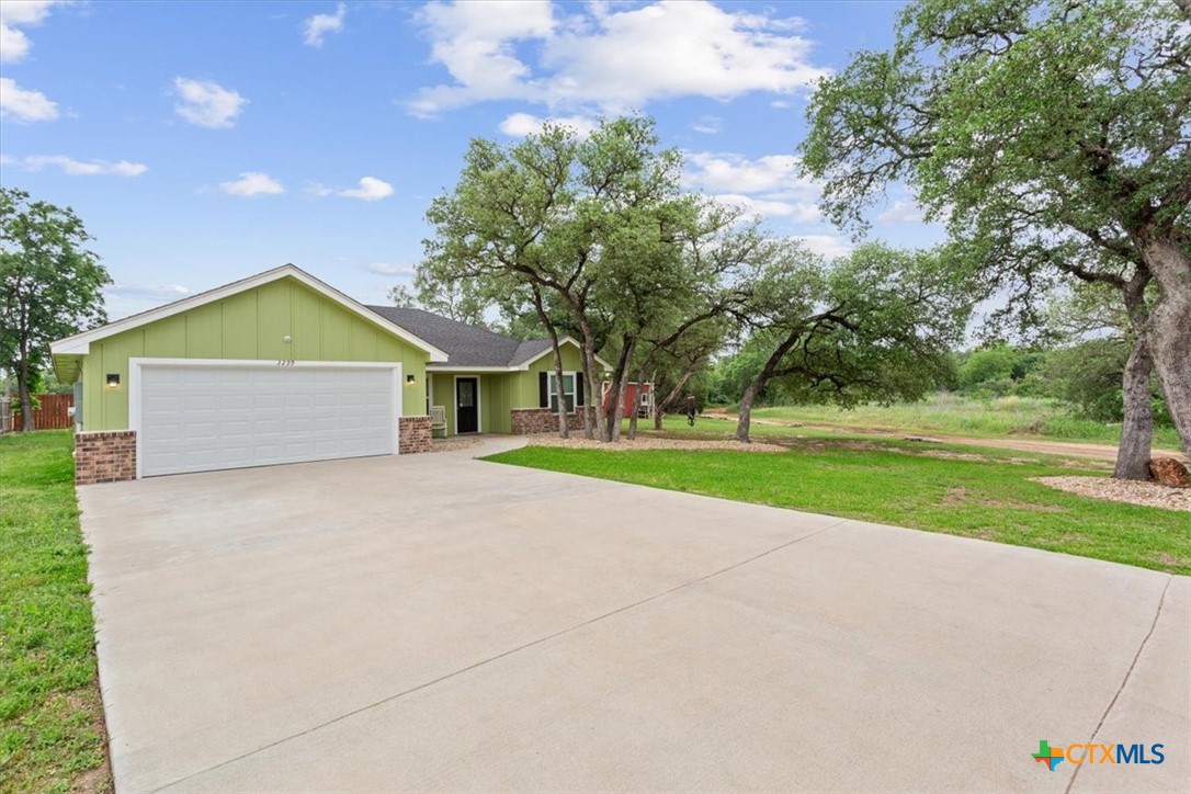 3299 Lake Park Road Belton, TX 76513 - Photo 3 of 32