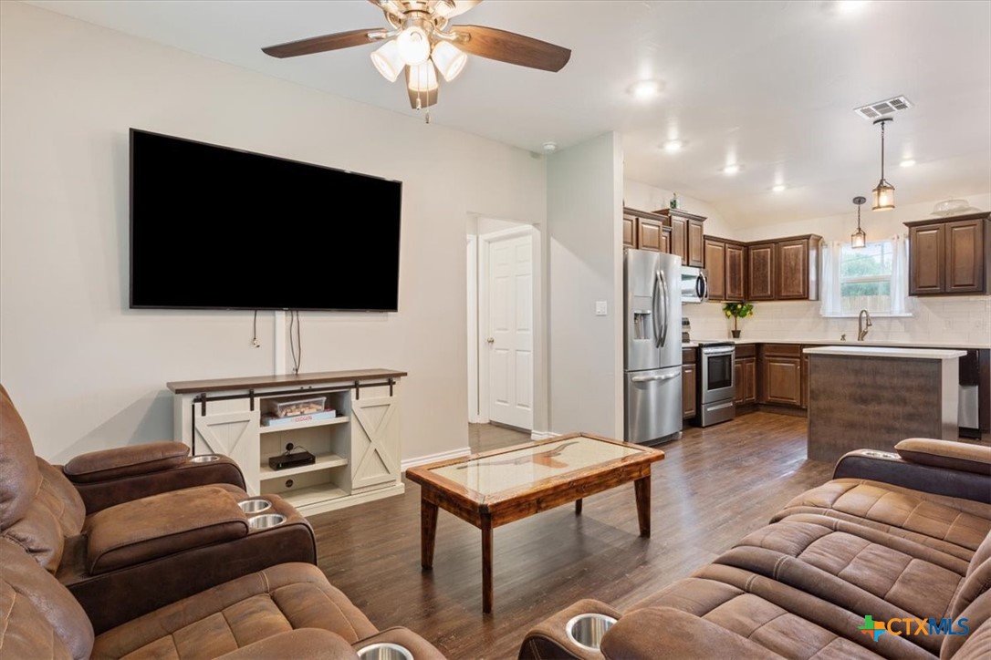 3299 Lake Park Road Belton, TX 76513 - Photo 6 of 32