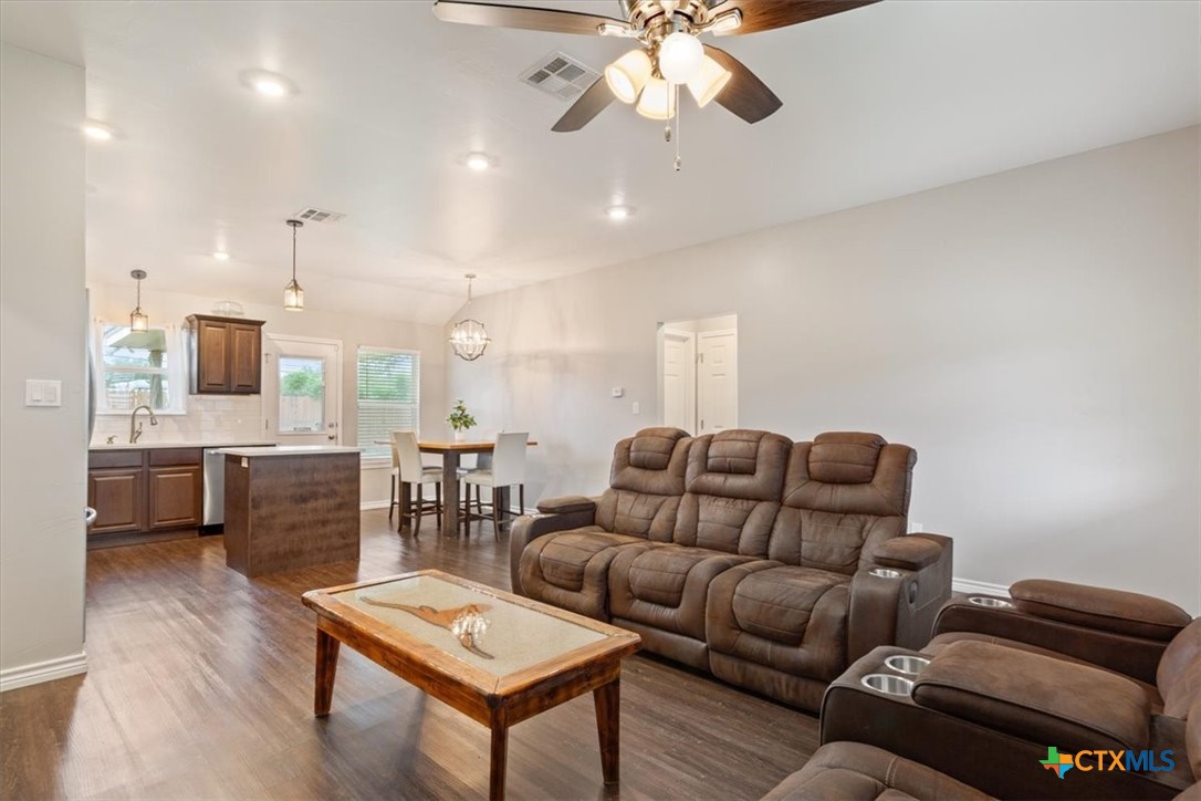 3299 Lake Park Road Belton, TX 76513 - Photo 7 of 32