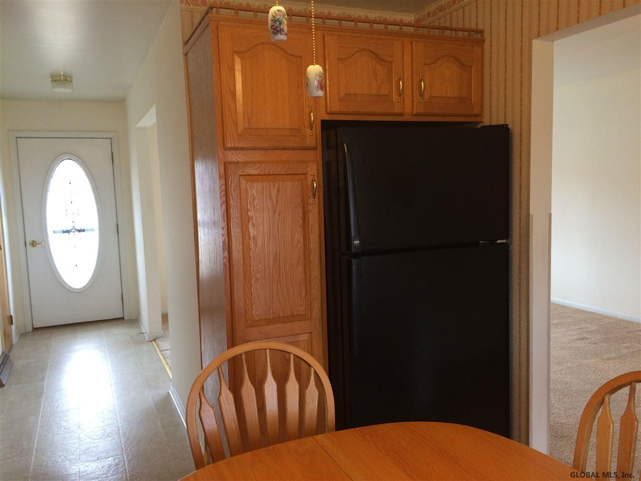 27 Harris Road Halfmoon, NY 12188 - Photo 4 of 25 Photo 4