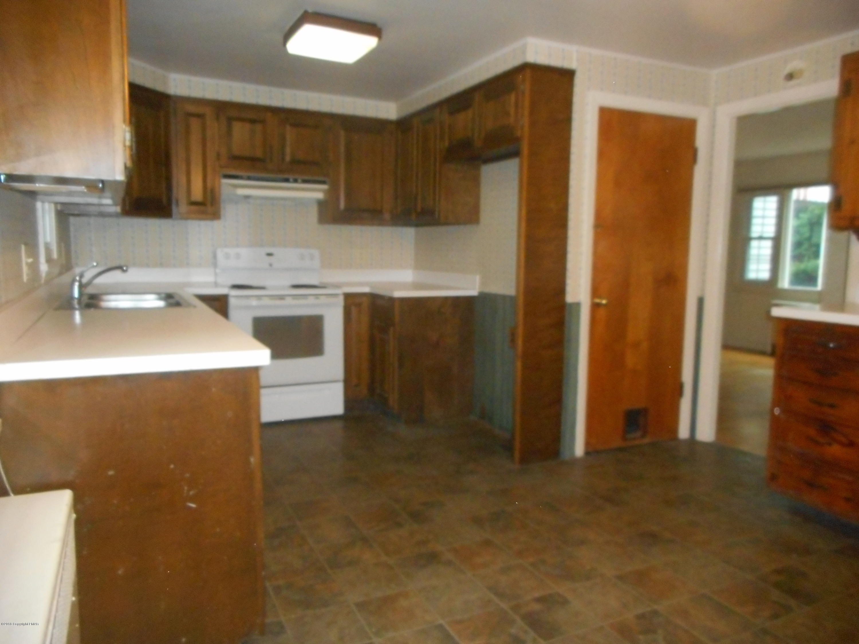 752 White Oak Road Cresco, PA 18326 - Photo 15 of 36 View 2