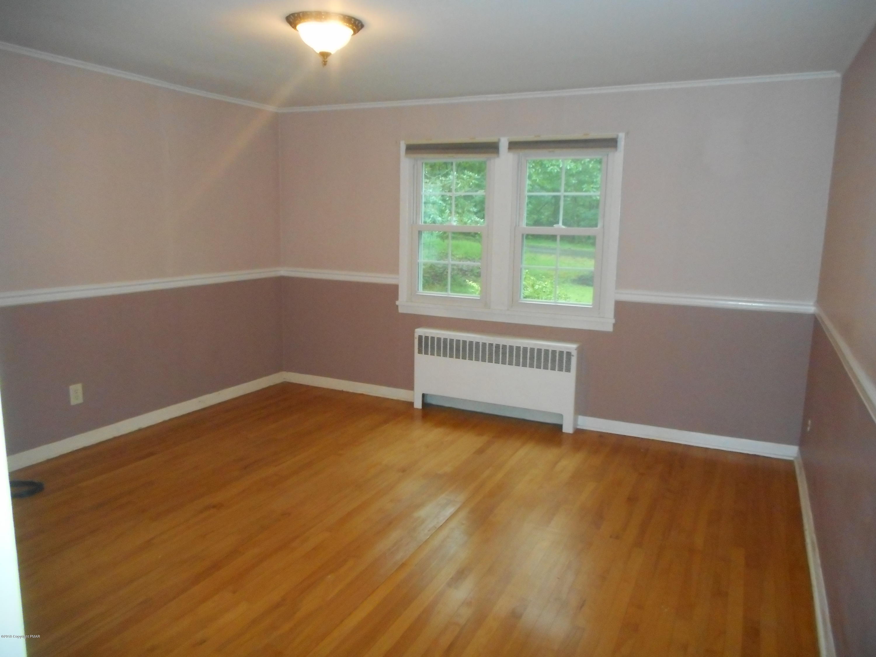 752 White Oak Road Cresco, PA 18326 - Photo 19 of 36 Large 1st Fl Bedrm