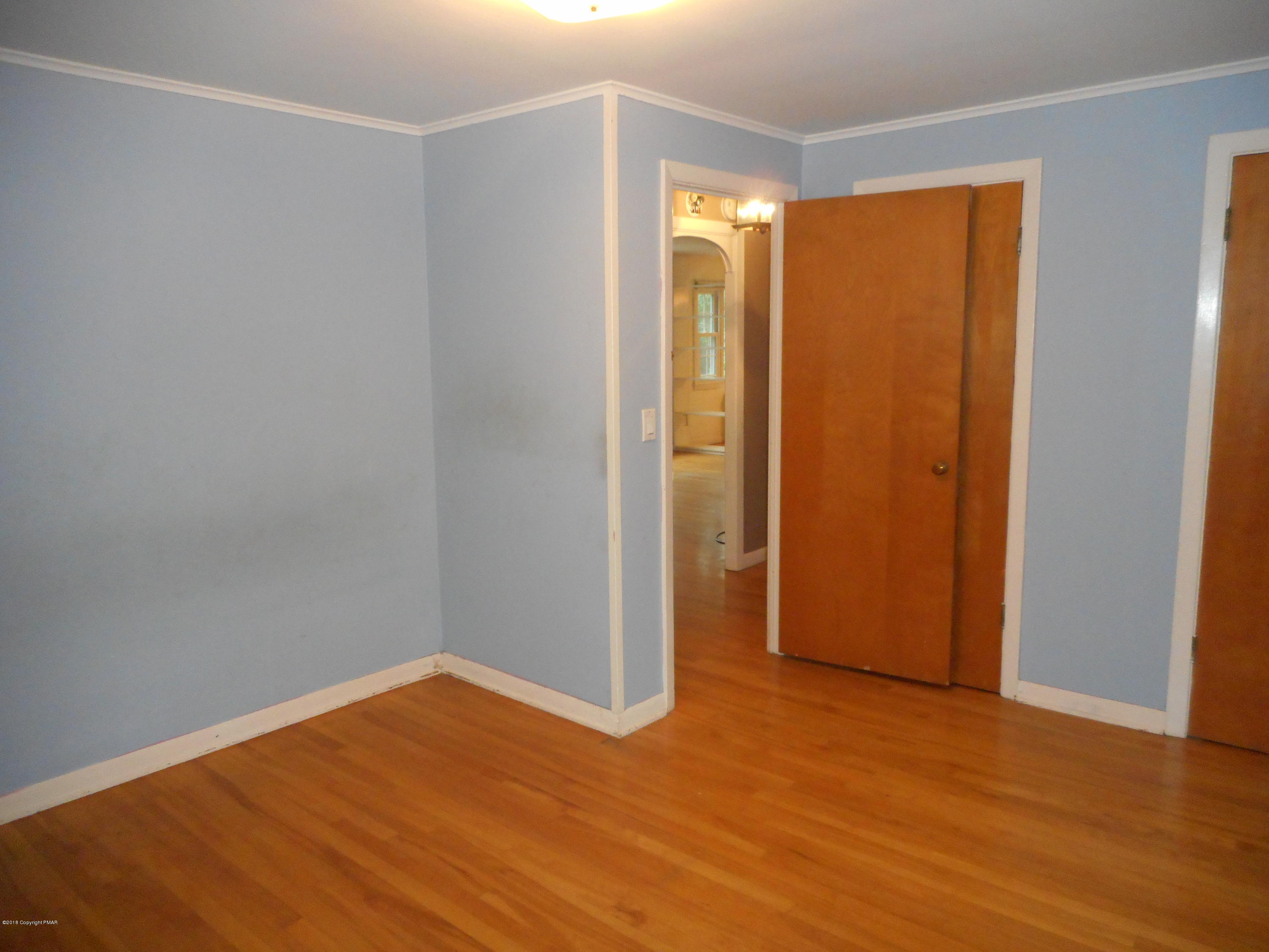 752 White Oak Road Cresco, PA 18326 - Photo 22 of 36 2nd Bedroom view 2