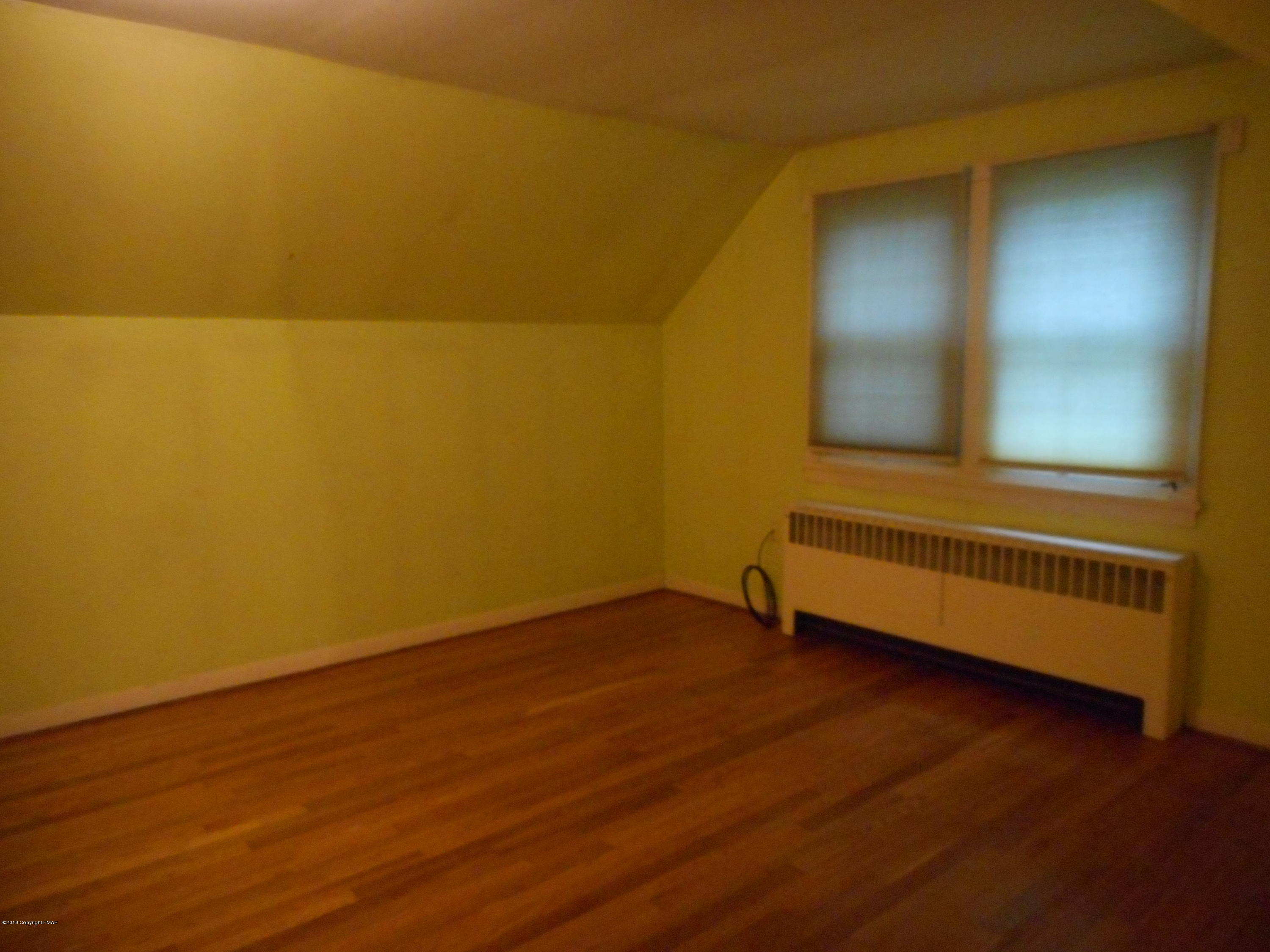 752 White Oak Road Cresco, PA 18326 - Photo 25 of 36 Master bedrm on 2nd fl