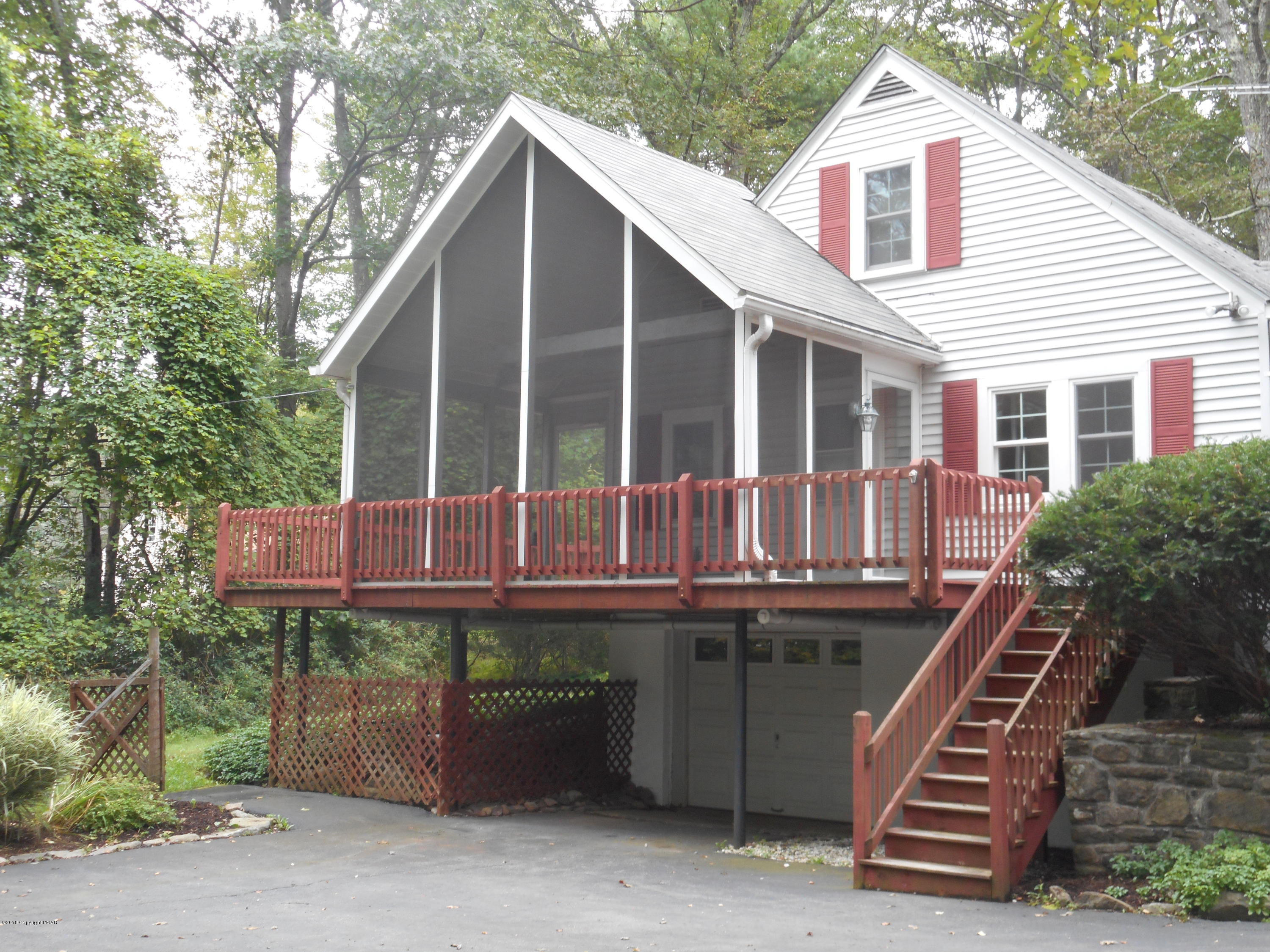 752 White Oak Road Cresco, PA 18326 - Photo 3 of 36 Newer Screened Porch