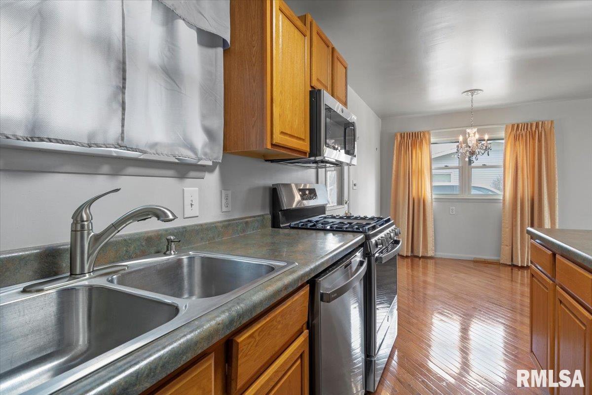 1629 Deerfield Road Chatham, IL 62629 - Photo 12 of 36 Gallery Image 12