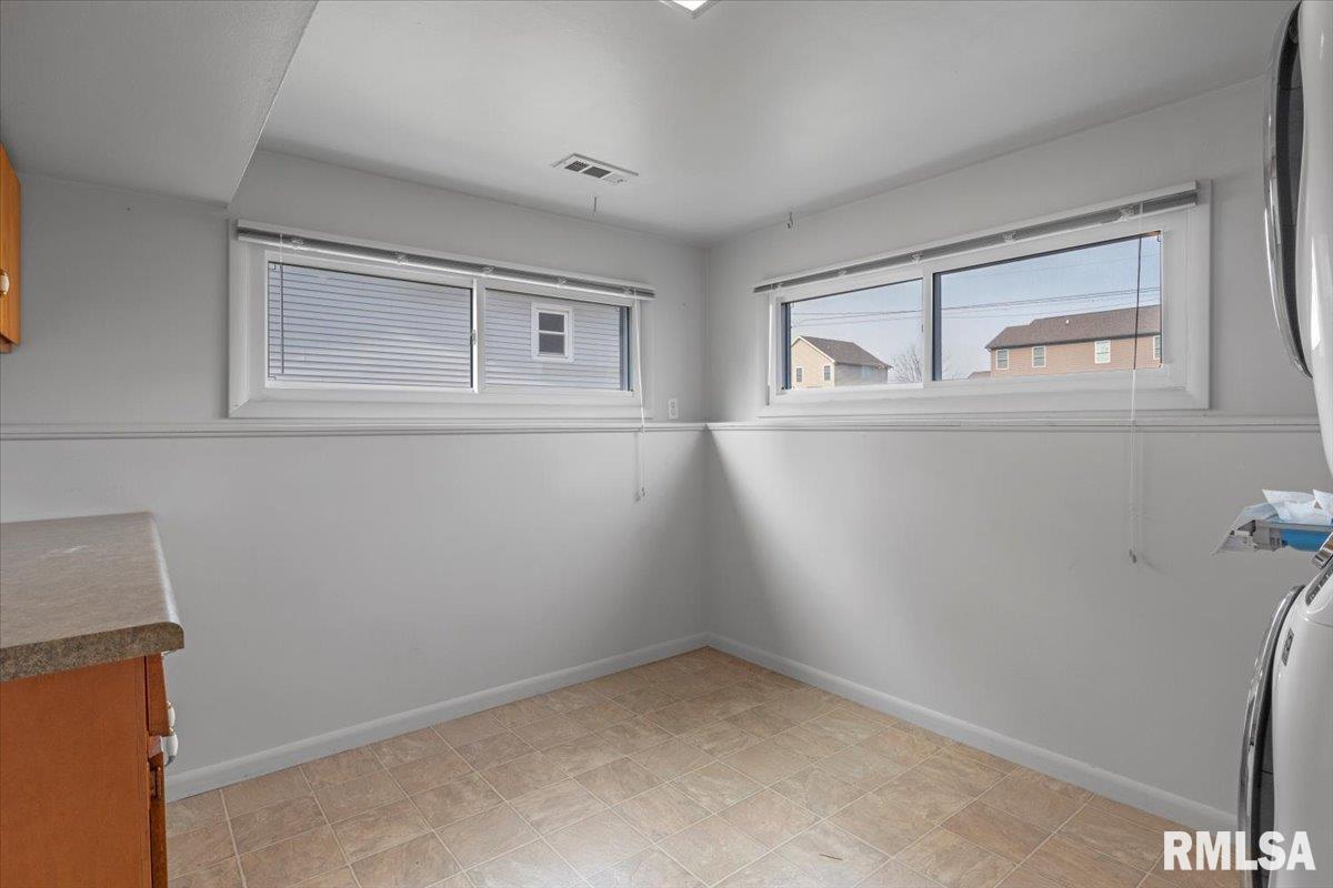 1629 Deerfield Road Chatham, IL 62629 - Photo 27 of 36 Gallery Image 27