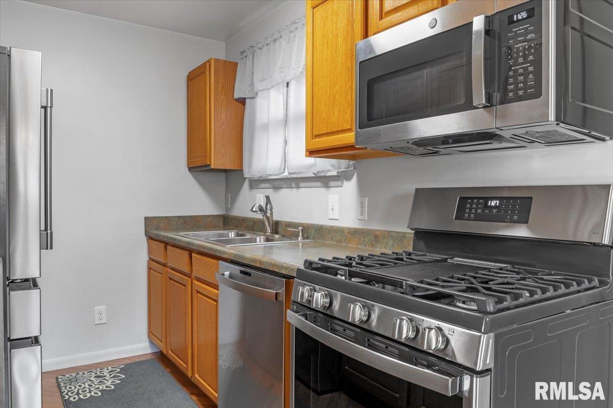 1629 Deerfield Road Chatham, IL 62629 - Photo 9 of 36 Gallery Image 9