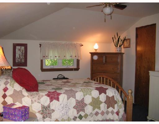 119 Parkedge Road Green Tree, PA 15220 - Photo 10 of 12 Master Bedroom.