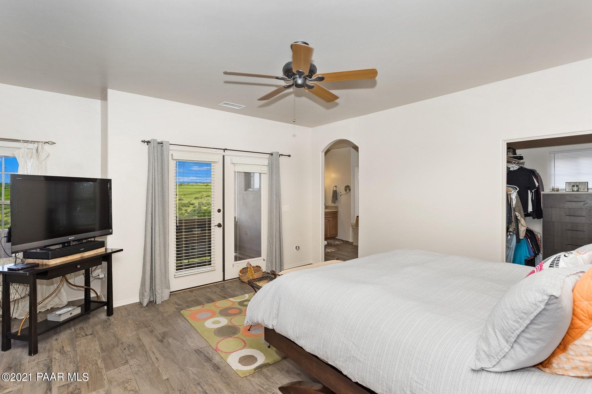 1162 Valor Road Prescott, AZ 86305 - Photo 22 of 38 017_Master Bedroom