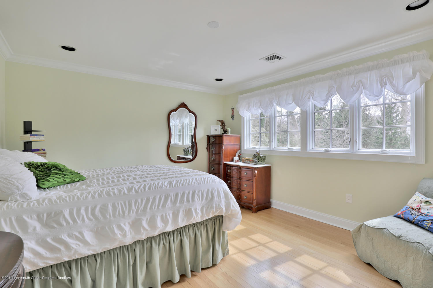 99 River Road Rumson, NJ 07760 - Photo 17 of 25 Second Bedroom on the second floor