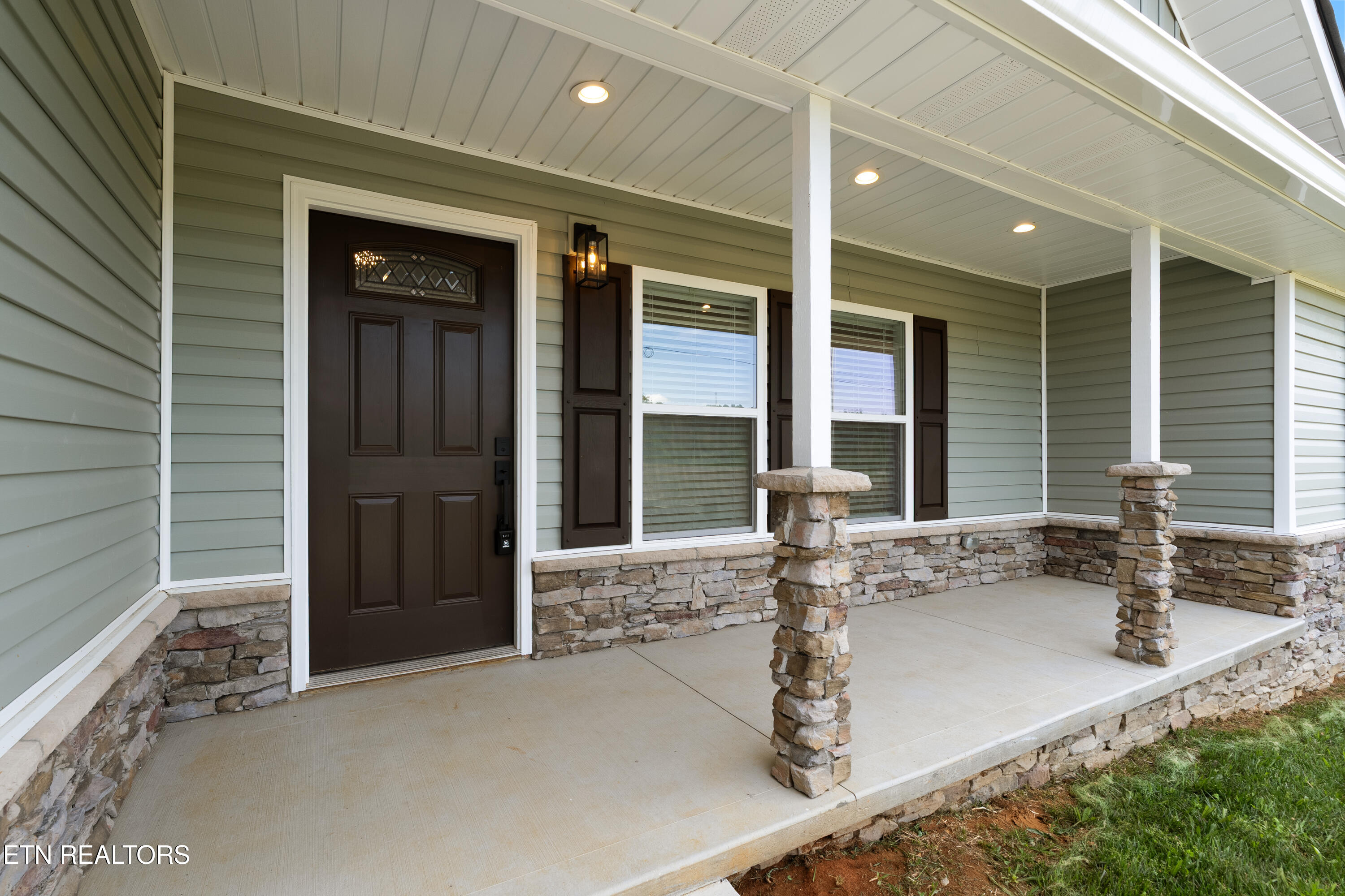 254 Thompson Road Madisonville, TN 37354 - Photo 4 of 42 DSC08709