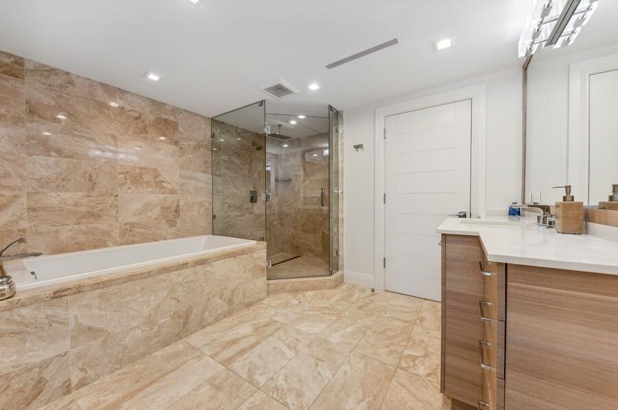 1500 South Ocean Boulevard, Unit S203 Boca Raton, FL 33432 - Photo 21 of 70 Primary Bath