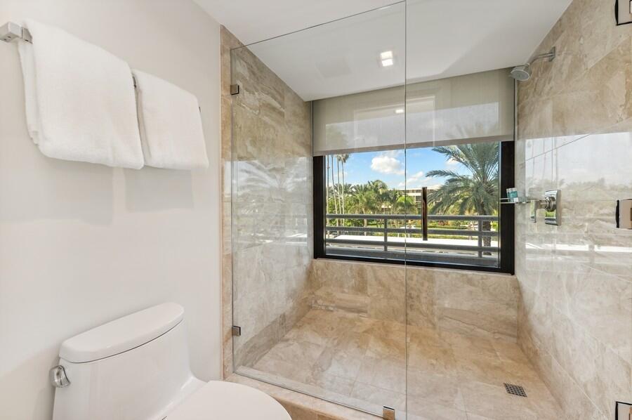 1500 South Ocean Boulevard, Unit S203 Boca Raton, FL 33432 - Photo 29 of 70 Guest Bath
