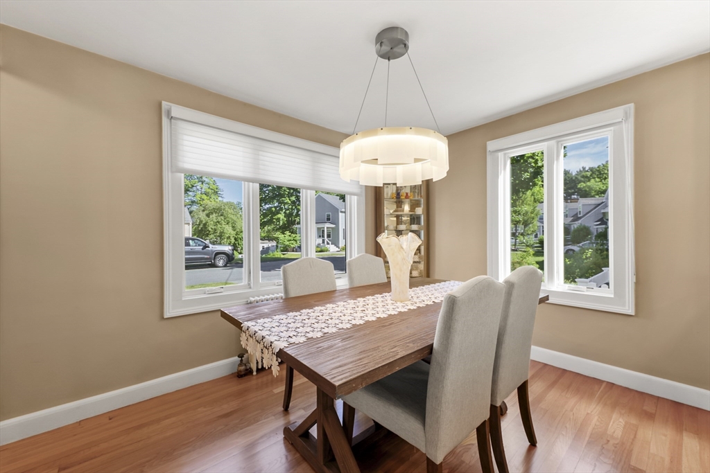 16 Plymouth Road Reading, MA 01867 - Photo 12 of 39 Gallery Image 12