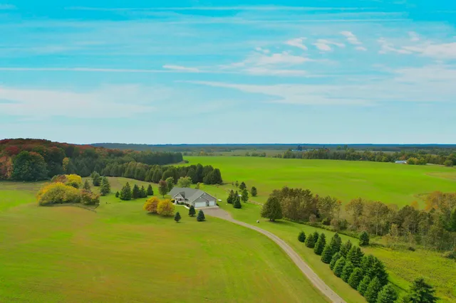 $549,900 | N9615 Badish Road, Daggett, MI 49821
