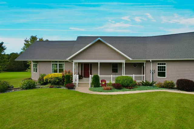 $549,900 | N9615 Badish Road, Daggett, MI 49821