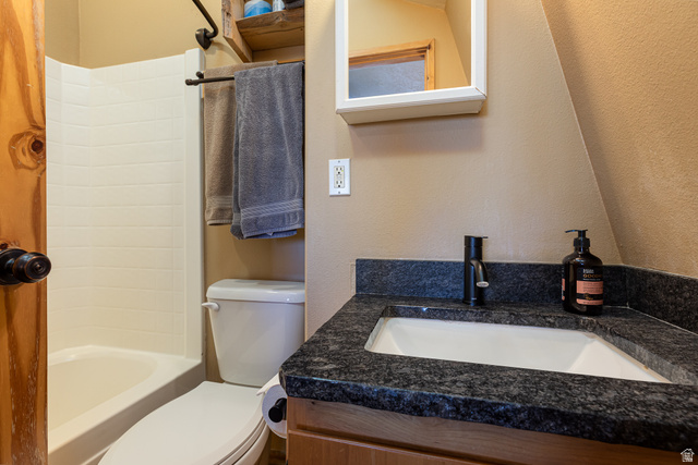 1505 West Elk Ridge Drive Alton, UT 84710 - Photo 21 of 53 Bathroom with vanity and shower / tub combination