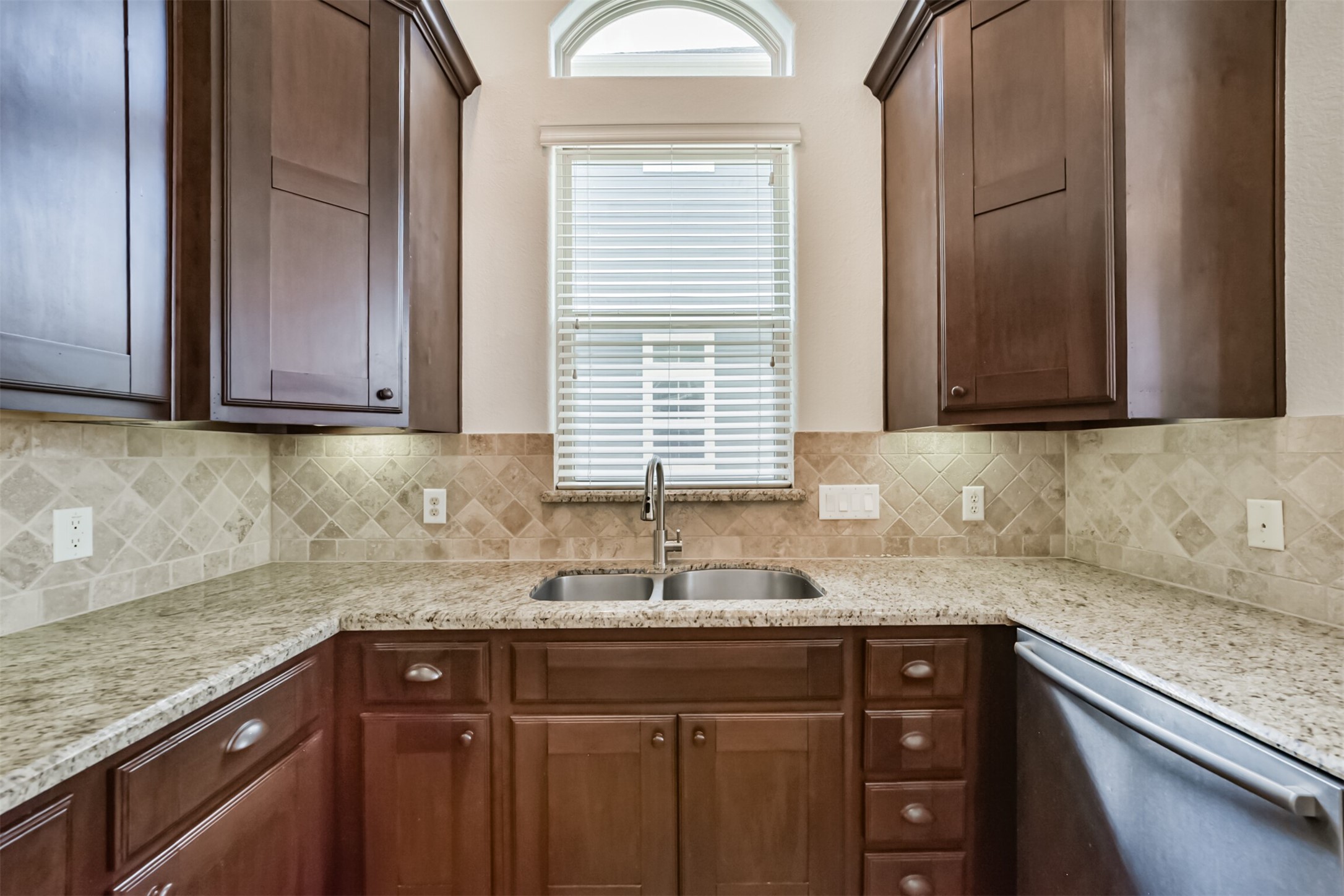 2016 Sabine Street Houston, TX 77007 - Photo 15 of 29