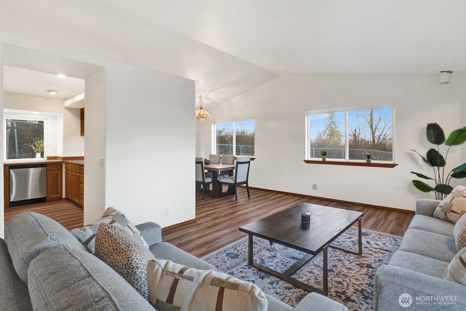 3945 Magrath Road Bellingham, WA 98226 - Photo 4 of 37