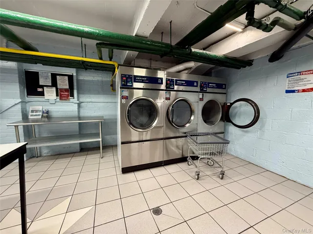 a view of a entryway with furniture