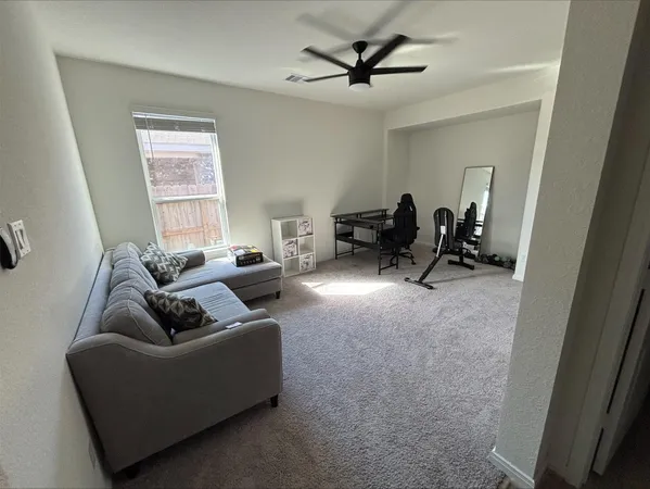 $2,400 | 1323 Rosemead Drive, Rosharon, TX 77583