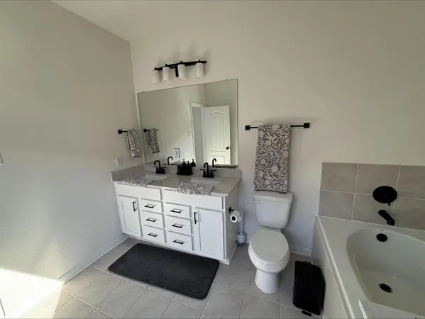$2,400 | 1323 Rosemead Drive, Rosharon, TX 77583