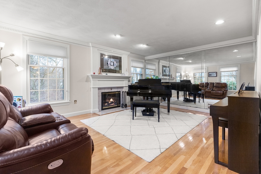 76 Dascomb Road Andover, MA 01810 - Photo 3 of 39 Gallery Image 3