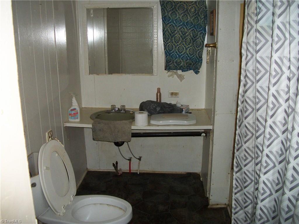 737 Summit Loop Eden, NC 27288 - Photo 6 of 9