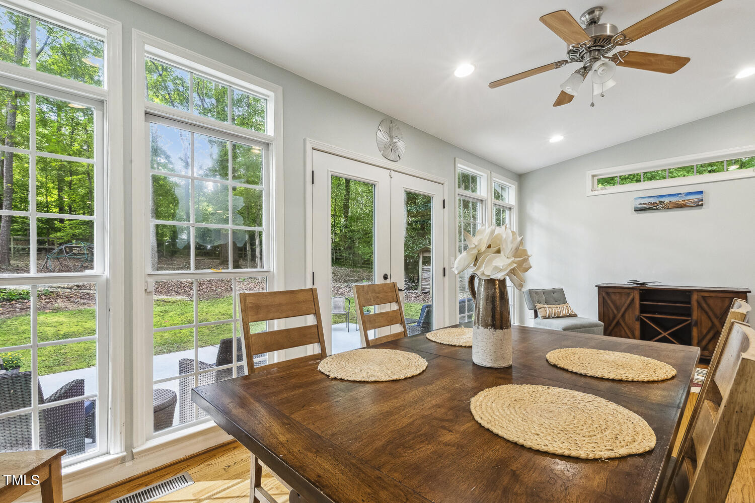 8009 Netherlands Drive Raleigh, NC 27606 - Photo 18 of 38 032