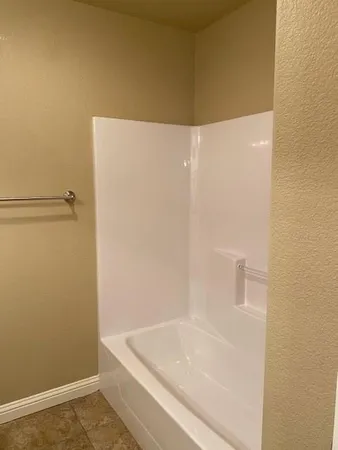 $1,450 | 3113 Weave Court, Granbury, TX 76049