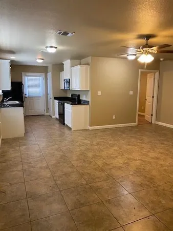 $1,450 | 3113 Weave Court, Granbury, TX 76049