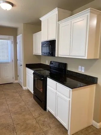 $1,450 | 3113 Weave Court, Granbury, TX 76049