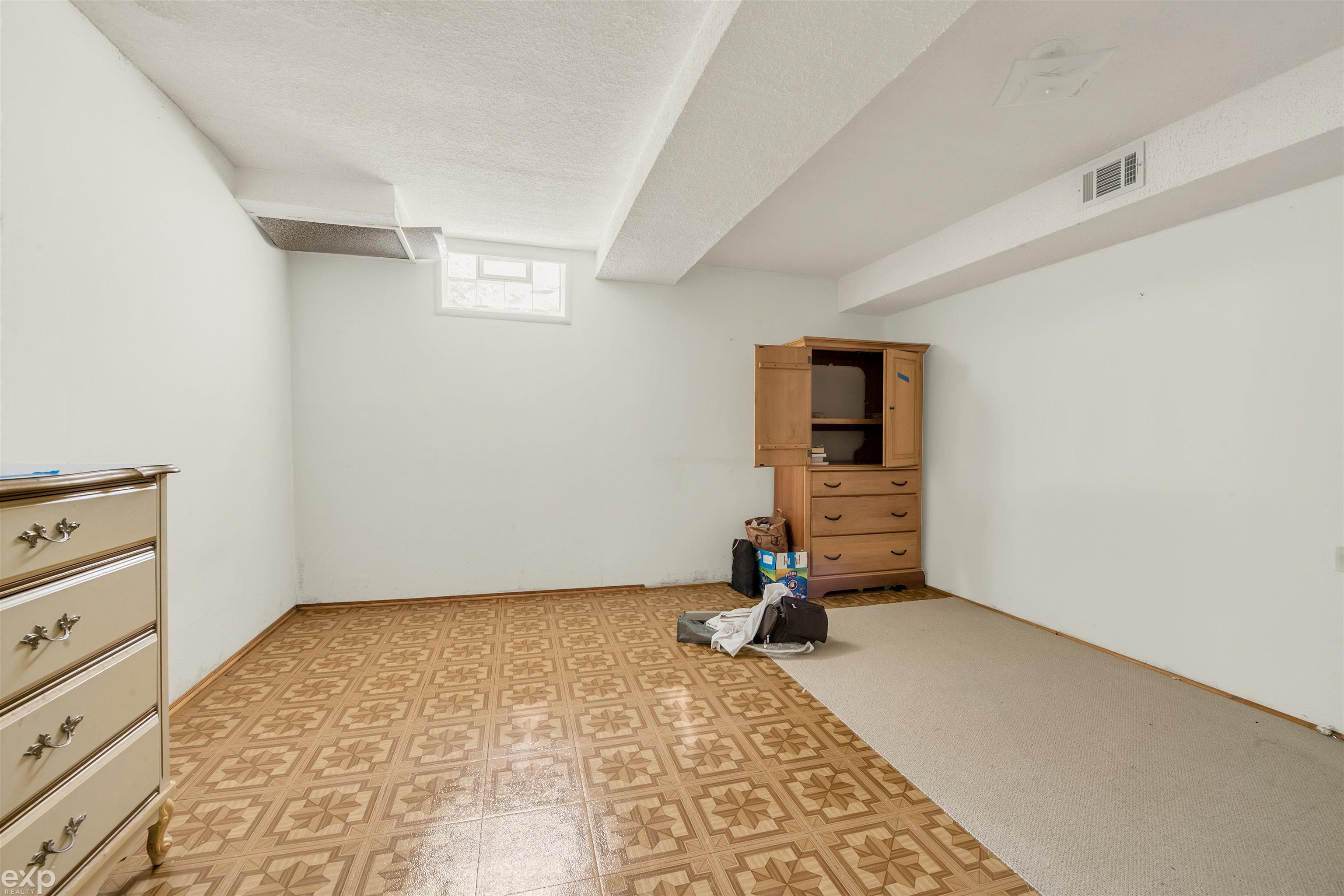 23890 Hall Road Woodhaven, MI 48183 - Photo 9 of 39
