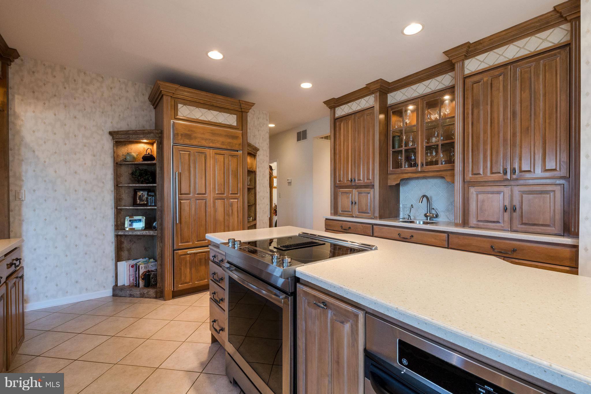 470 South River Landing Road, Unit 470 Edgewater, MD 21037 - Photo 9 of 30 Fully equipped and ready for the serious chef!