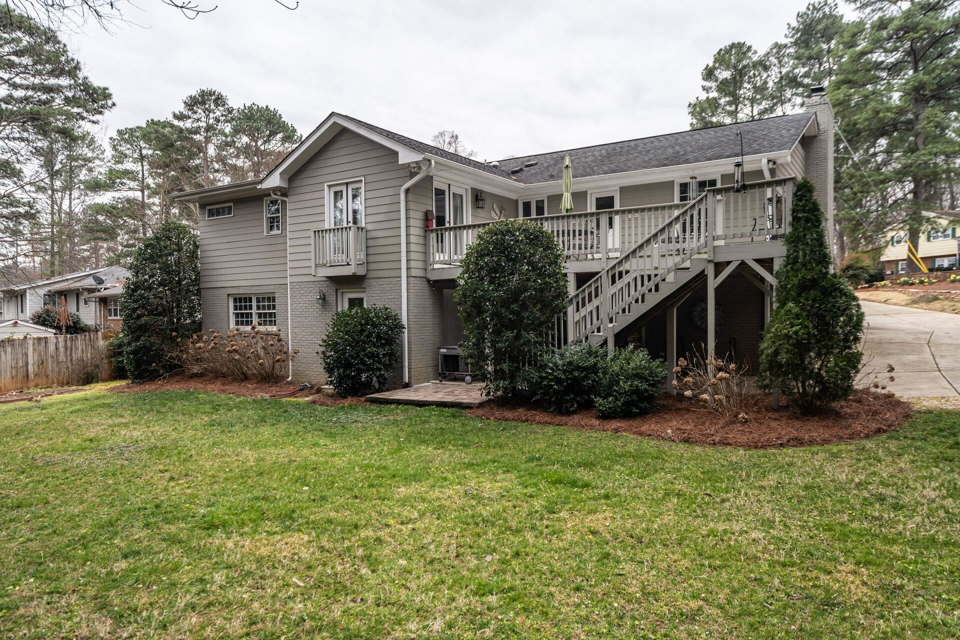 2204 West Charlotte Court Raleigh, NC 27607 - Photo 28 of 31 Photo 28