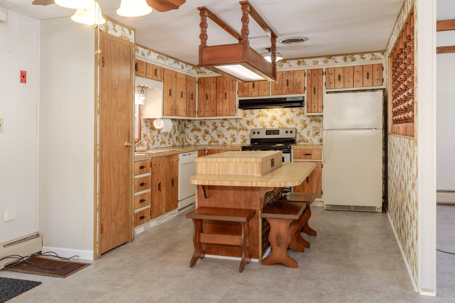18 Rachael Circle Goffstown, NH 03045 - Photo 12 of 56
