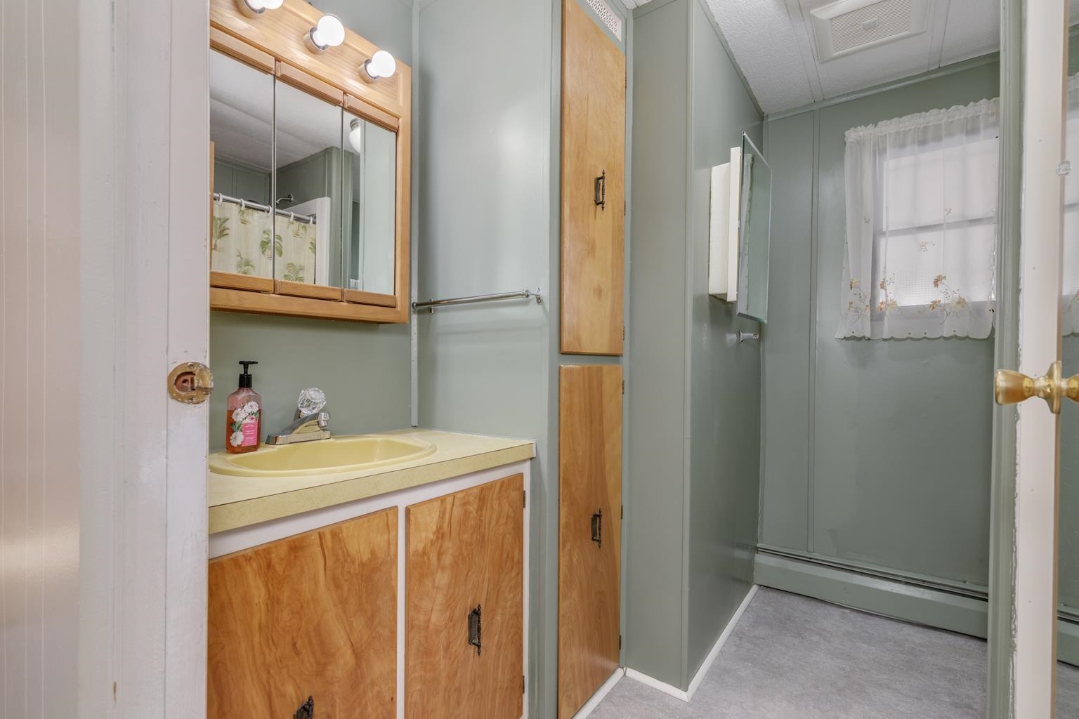 18 Rachael Circle Goffstown, NH 03045 - Photo 26 of 56