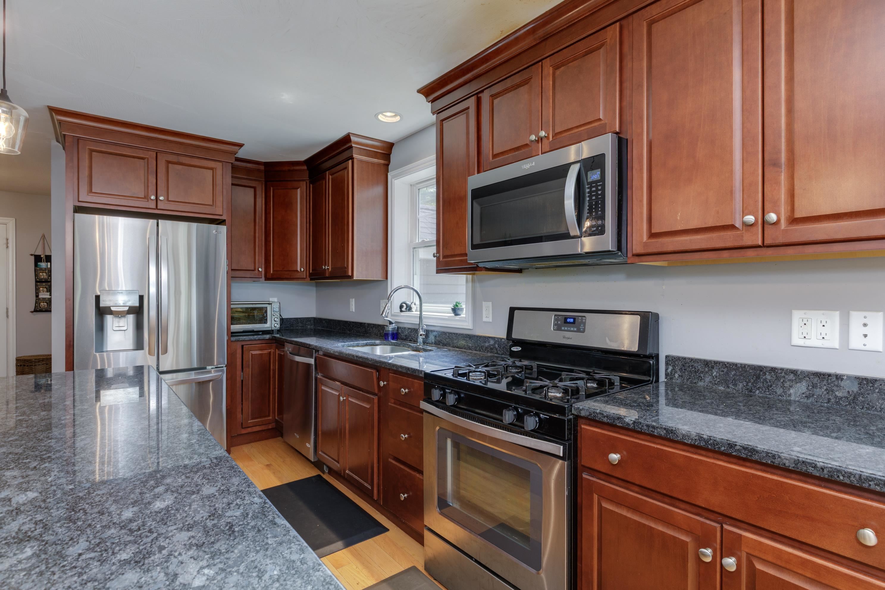 130 West Ridge Circle Hopkinton, NH 03229 - Photo 5 of 32