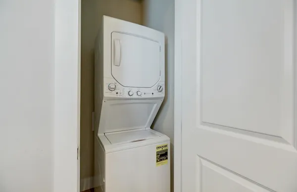 $2,400 | 6044 Curie Place, Palm Beach Gardens, FL 33418