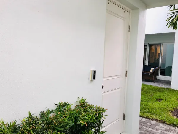 $2,400 | 6044 Curie Place, Palm Beach Gardens, FL 33418