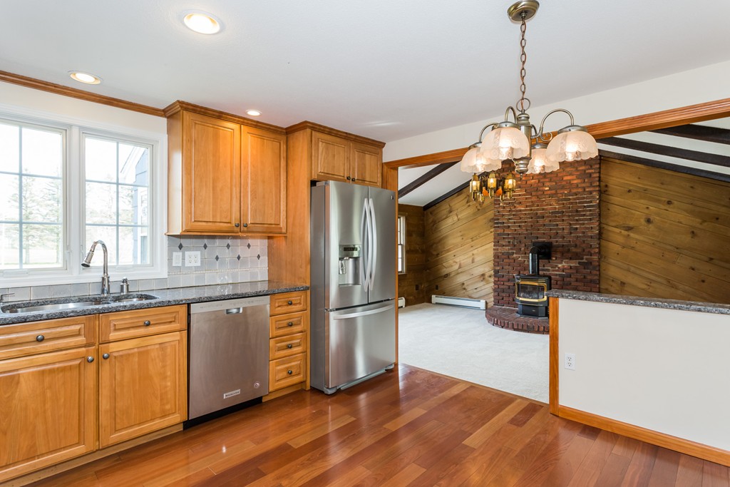 490 Somers Road East Longmeadow, MA 01028 - Photo 10 of 30 Gallery Image 10