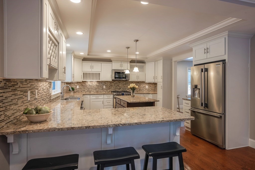 611 Springs Road Bedford, MA 01730 - Photo 3 of 42 Gallery Image 3